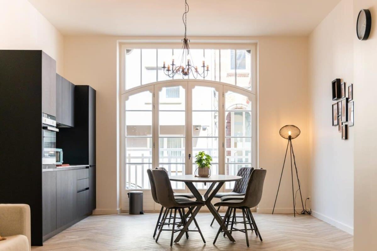 Beautiful Renovated Apartment In An Authentic Building Oostende Exterior foto