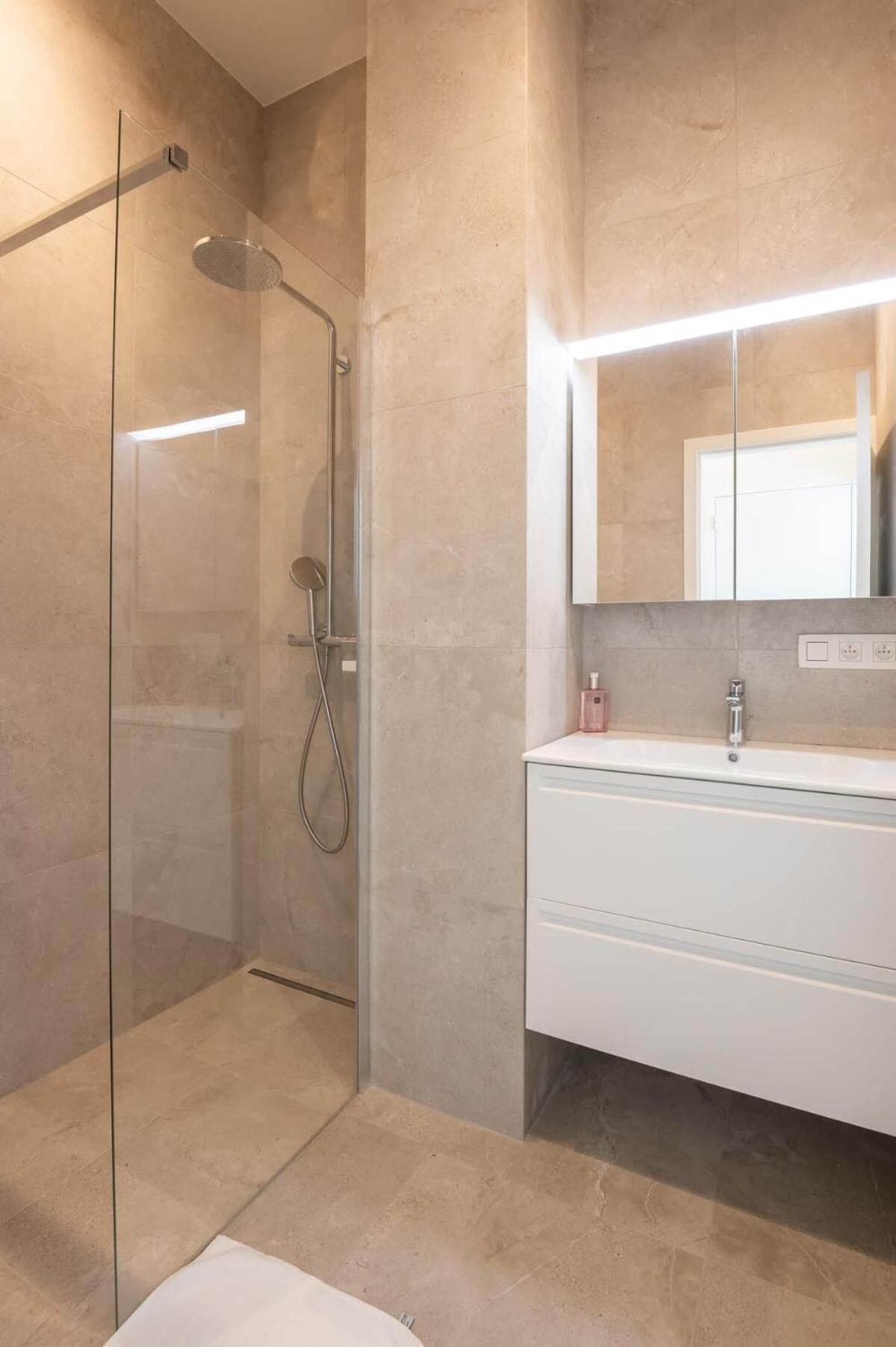 Beautiful Renovated Apartment In An Authentic Building Oostende Exterior foto